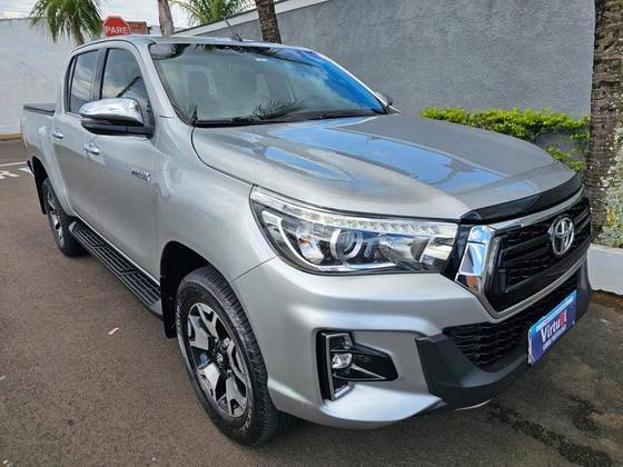 TOYOTA HILUX 2.8 SRX 4X4 CD 16V DIESEL 4P AUTOMÁTICO